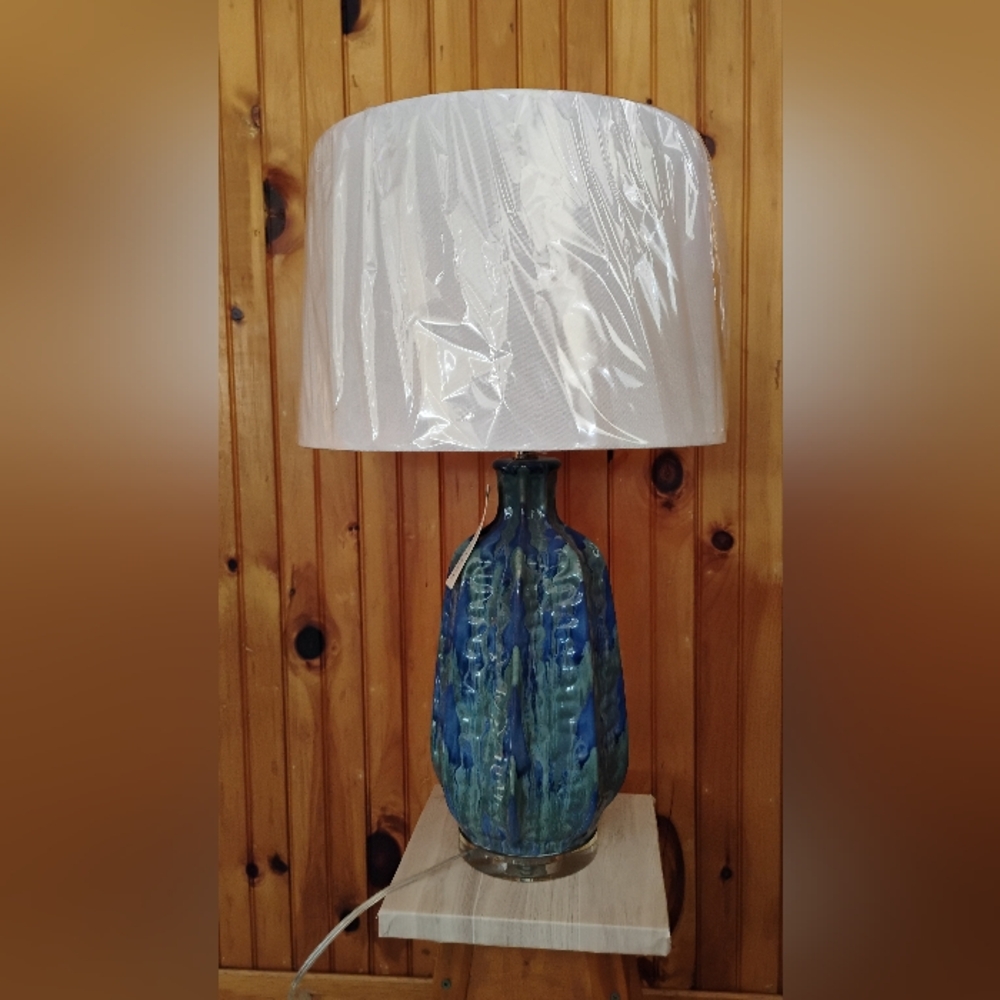 Elegant Blue and Green Table Lamp